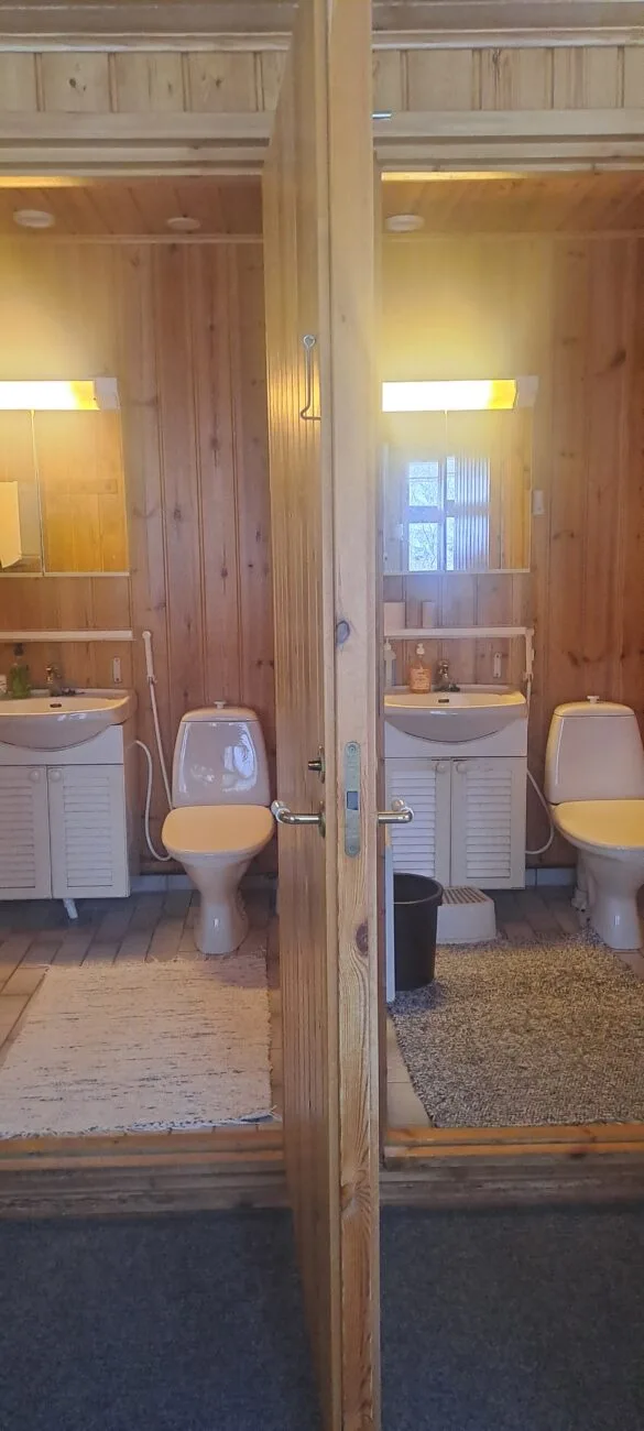 Alakerran wc tytöt/pojat